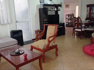 Casa · 115m² · 4 Habitaciones · 2 Estacionamientos · Casa de Venta en Pomasqui en Conjunto Seguro