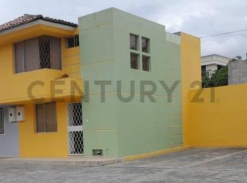 Suite · 106m² · 3 Habitaciones · 1 Estacionamiento · Se Vende Casa en San Antonio de Pichincha