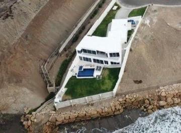 Casa de 4 habitaciones, Manta · Casa de Venta en Manta Urbanización Marina
