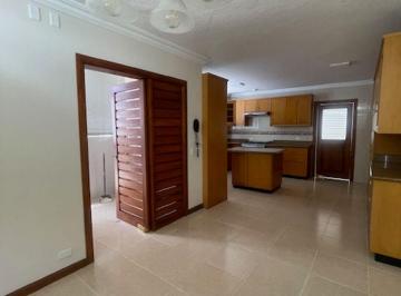Departamento de 3 habitaciones, Quito · Renta Departamento Muy Bueno