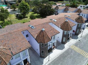 Casa · 214m² · 4 Habitaciones · 2 Estacionamientos · Casa en Venta, Conocoto, Conjunto Fairyland, Av Chillo Jijón