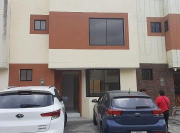 Casa de 4 habitaciones, Quito · Vendo Casa de 180 m² Carcelen