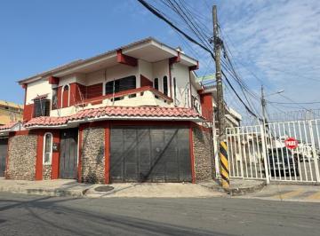 Casa de 3 habitaciones, Guayaquil · Venta Casa Rentera Kennedy