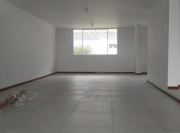 Casa · 388m² · 5 Habitaciones · 4 Estacionamientos · La Kennedy, Hermosa Casa en Renta, 388 m²