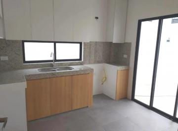 Casa · 200m² · 3 Habitaciones · 2 Estacionamientos · Via La Costa, Hermosa Casa en Venta, 200 m²