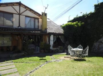 Casa · 136m² · 3 Habitaciones · 1 Estacionamiento · Casa de Venta - Sangolqui Zona Libre de Riezgo