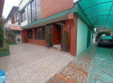 Departamento en Alquiler de 3 habitaciones La Kennedy · La Kennedy Alquilo Departamento Planta Baja 3h - 140 m²
