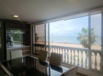 Departamento de 3 habitaciones, Salinas · Departamento Remodelado con Jacuzzi Frente Al Mar en Chipipe Salinas