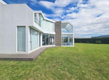 Casa de 4 habitaciones, Quito · Casa Moderna de 1.424 m² de Terreno y 380 m² de Construcción– Mirasierra