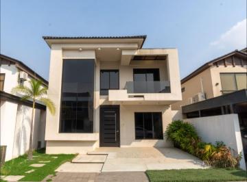 Casa de 4 habitaciones, Guayaquil · Alquiler de Casa en Urbanización Isla Celeste – Estribor (Gim)