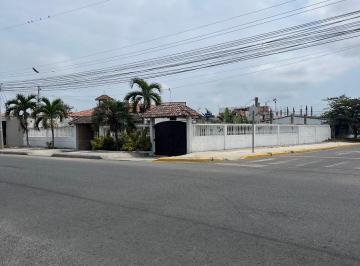 Casa de 3 habitaciones, Salinas · Venta – Propiedad Esquinera con Alto Potencial Comercial | Salinas