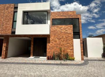 Casa de 3 habitaciones, Quito · Casa de Venta en Puembo