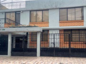 Casa de 6 habitaciones, Quito · Casa en Venta 407 m². Sector Cofavi Cerca Al Cotac