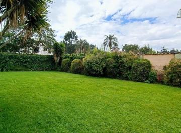 Casa de 4 habitaciones, Quito · Venta de Casa en Club Los Chillos