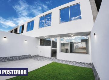 Casa de 3 habitaciones, Quito · Área Pet Friendly + Áreas Verdes Casas Modernas Nuevas en Carapungo