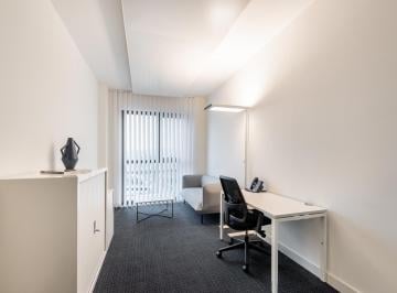 Oficina comercial · 8m² · Oficina Privada Totalmente Equipada Para Ti y Tu Equipo en Quito, Cumbaya