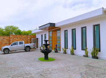 Casa · 300m² · 3 Habitaciones · Casa en Venta, Norte de Catamayo, Ingg