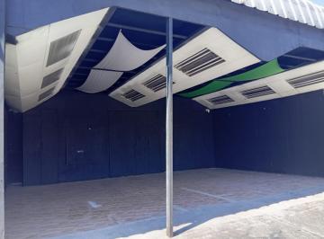 Bodega-Galpón · 180m² · 10 Habitaciones · 15 Estacionamientos · Quitumbe, Galpón en Renta, 150 m²