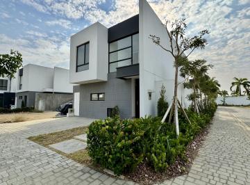 Casa de 3 habitaciones, Guayaquil · En Venta Casa a Estrenar en Urb. La Costa Samborondón