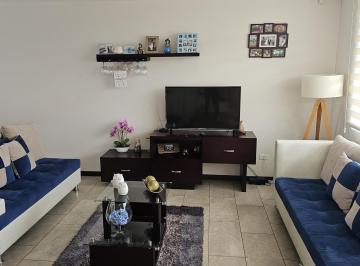 Casa · 105m² · 3 Habitaciones · 1 Estacionamiento · Venta Casa en Pusuqui Cerca del Colegio Eugenio Espejo y Escuela de Policía.