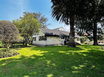 Casa · 605m² · 5 Habitaciones · 6 Estacionamientos · Terreno en Venta de 1.111 m² con Casa en San Rafael - El Triángulo con Frente de 39 m²