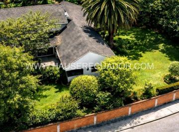 Casa · 605m² · 5 Habitaciones · 6 Estacionamientos · Terreno en Venta de 1.111 m² con Casa en San Rafael - El Triángulo con Frente de 39 m²