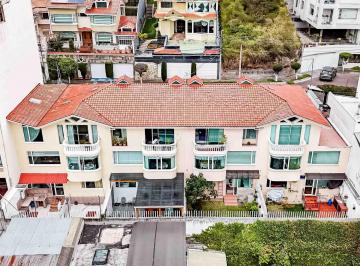Casa · 243m² · 3 Habitaciones · 2 Estacionamientos · Venta Casa de Lujo en Caminos del Balcón – Ponceano Norte, Quito