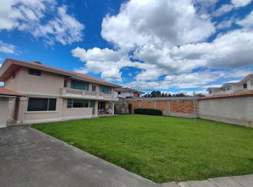 Casa de 4 habitaciones, Quito · H/ Urbanización La Colina. Casa Independiente en Venta, 269.000usd
