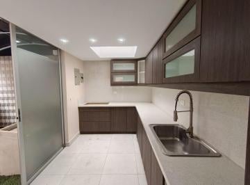 Casa de 3 habitaciones, Quito · Se Vende Casa Remodelada en Ponceano con Piscina en El Norte de Quito