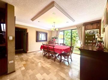 Casa de 3 habitaciones, Cuenca · Casa en Venta en Totoracocha