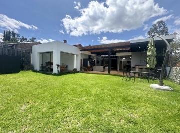 Jardín posterior · Casa un Solo Piso de Renta en Cumbayá