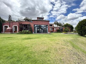 Vista posterior desde jardín · Casa de Venta en Campo Alegre Sector Monteserrín