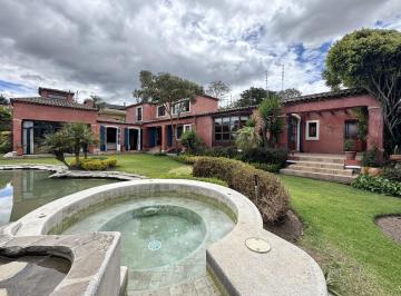 Hidromasaje exterior en jardín · Casa de Venta en Campo Alegre Sector Monteserrín