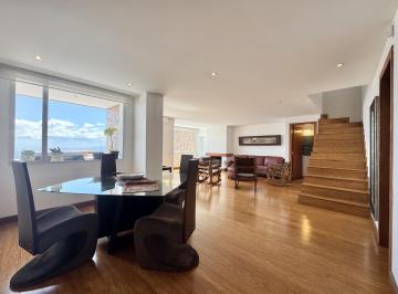 Departamento · 225m² · 4 Habitaciones · 3 Estacionamientos · Departamento Dúplex de Renta con Vista en Monteserrín