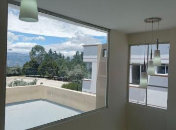 Casa de 4 habitaciones, Quito · Lomas de Monteserrin Casa Independiente Triplex en Venta 4 Dorm. Terraza Patio