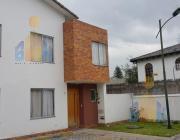Casa · 90m² · 3 Habitaciones · 2 Estacionamientos · Vendo Casa en La Armenia II