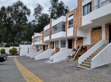 Casa de 3 habitaciones, Quito · Casa Remodelada en Venta, La Armenia - Valle de Los Chillos