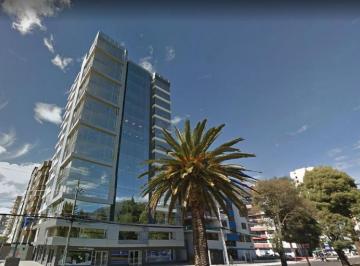 Oficina comercial · 78m² · 1 Estacionamiento · Oficina de Venta La Carolina Edificio de Lujo Aceptamos Propiedad de Menor Valor