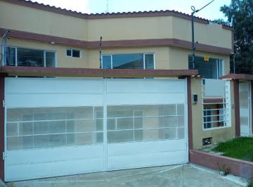 Casa · 140m² · 3 Habitaciones · 2 Estacionamientos · Casa en Venta en Pusuquí, Urbanización San Gregorio