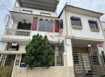 Edificio-Hotel-Fabrica de 6 habitaciones, Guayaquil · Se Vende Propiedad Propiedad Rentera Colombia y Guaranda Atrás del Parque Forestal