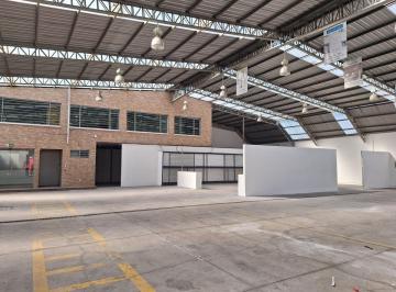 Local comercial , Quito · Local Comercial 750 m con 150 m² de Oficinas Av Molineros