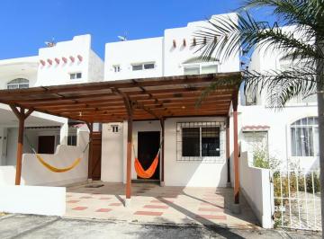 Casa · 90m² · 3 Habitaciones · 1 Estacionamiento · Casa en Venta Urbanización Altamar 2, General Villamil Playas. Alfs
