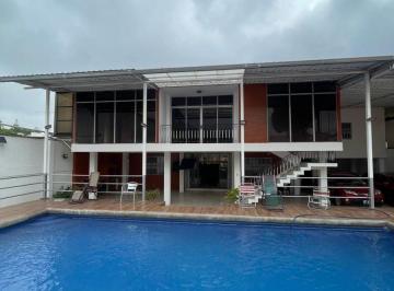 Casa de 6 habitaciones, Guayaquil · Casa Ideal Para Inversión con 6 Parqueos y Potencial de Renta – Ceibos