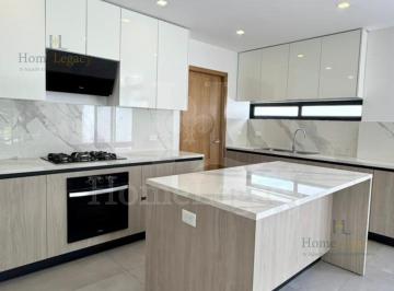 Departamento · 165m² · 3 Habitaciones · 2 Estacionamientos · Alquiler de Departamento Planta Baja con Patio Independiente en Samborondón Am
