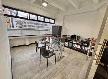 Oficina comercial , Quito · Vendo! Renovada Oficina Edificio Forum