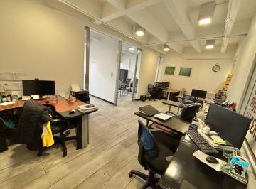 Oficina comercial , Quito · Vendo! Renovada Oficina Edificio Forum