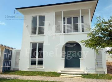 Casa · 230m² · 4 Habitaciones · 2 Estacionamientos · Venta de Casa en Proyecto Aires Norte con Piscina Am