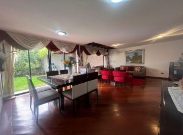 Casa · 210m² · 4 Habitaciones · 3 Estacionamientos · Cumbayá, Casa en Renta, 210.20 m², 4 Dorm..