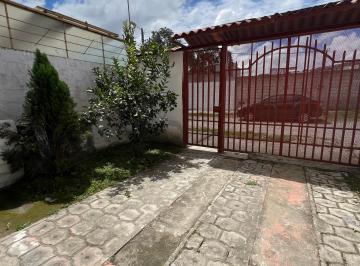 Casa de 3 habitaciones, Quito · Venta - de - Casa - 151 m² - en - Llano Grande