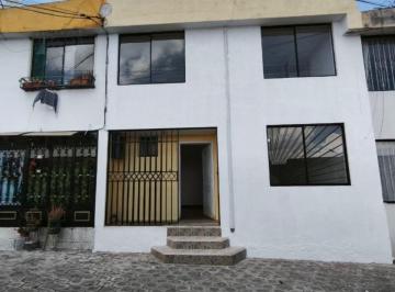 Casa de 3 habitaciones, Quito · Casa en Venta de 2 Pisos en Conjunto Privado Calderón